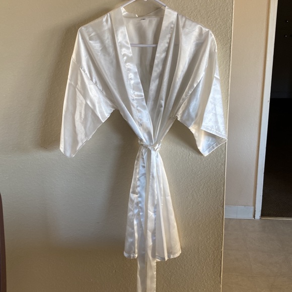 White “Bride” Robe - Picture 3 of 4